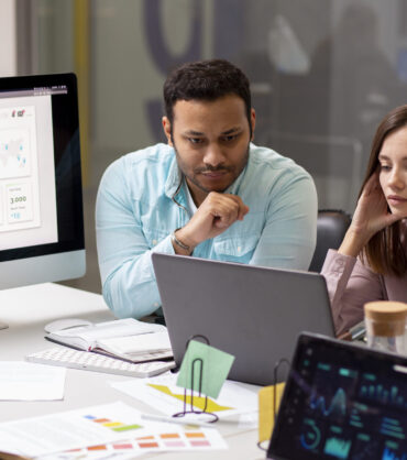 modern-equipped-computer-lab How to Select the Right Enterprise Software Development Partner in 2025